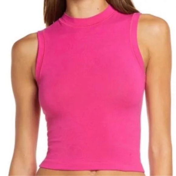 SKIMS Tops - Skims Crop Top